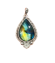 Labradorite Floral Pendant