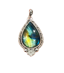 Labradorite Floral Pendant