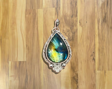 Labradorite Floral Pendant