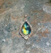 Labradorite Floral Pendant