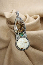 Turtella Jasper, Manganese agate, Paüa Shell Pendant