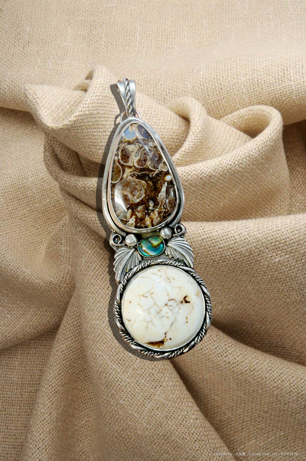 Turtella Jasper, Manganese agate, Paüa Shell Pendant